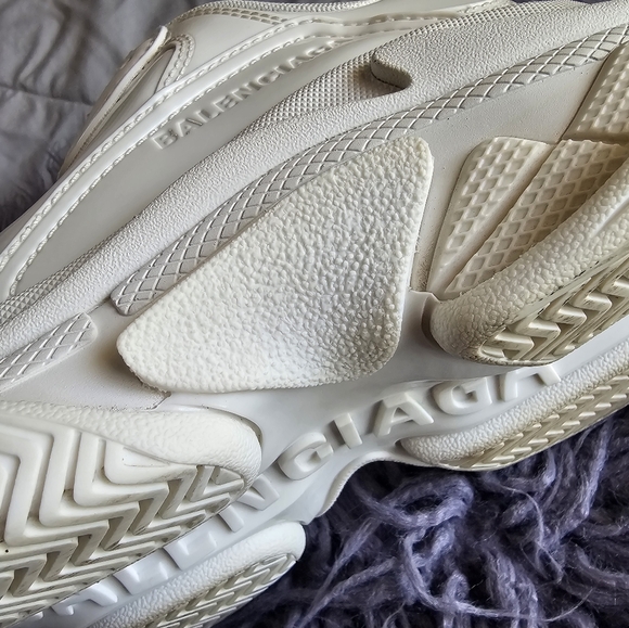 Balenciaga triple s "White Rubber" Chunky Sneakers AUTHENTIC size 39 - Picture 7 of 13